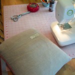 sew fabric, flip right side out, and insert pillow - photo by: gub